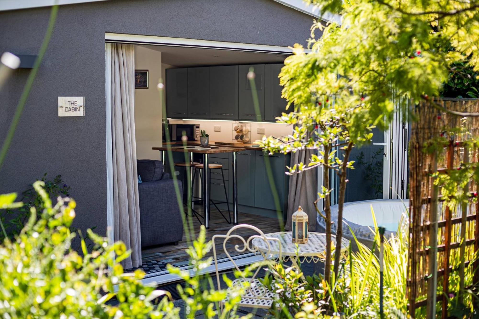 Hideaway Cabin For Two On Edge Of New Forest Hinton  المظهر الخارجي الصورة