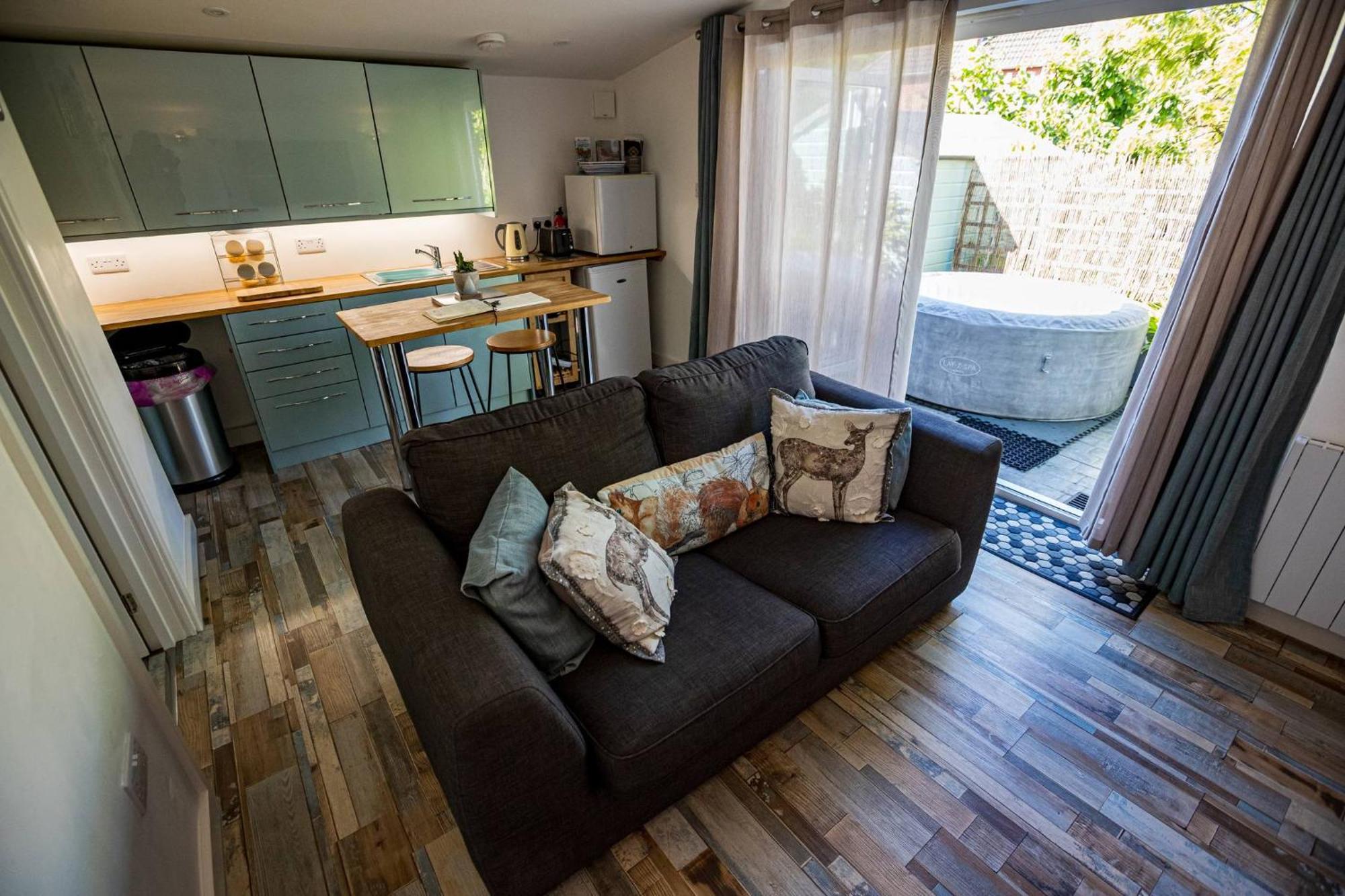 Hideaway Cabin For Two On Edge Of New Forest Hinton  المظهر الخارجي الصورة